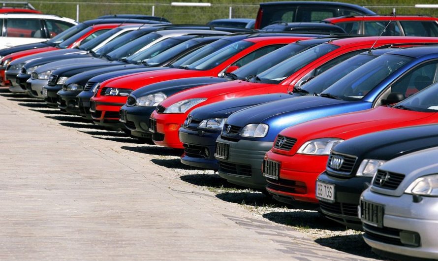Покупка автомобиля с пробегом в автосалоне в Екатеринбурге: Руководство для покупателей